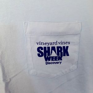 Vineyard vines tee